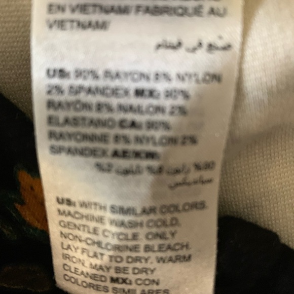 Chico's Black and Gold Patterned Pants - Picture 4 of 4